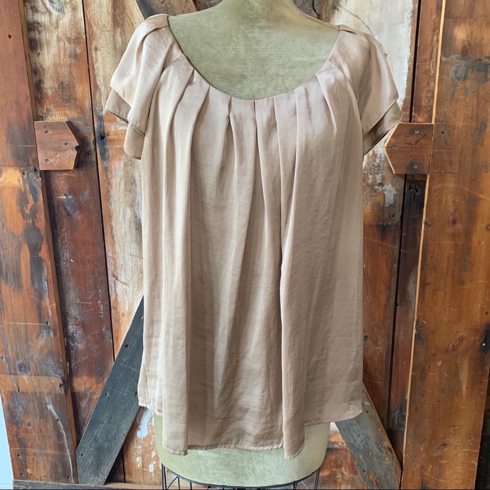 Short sleeves blouse